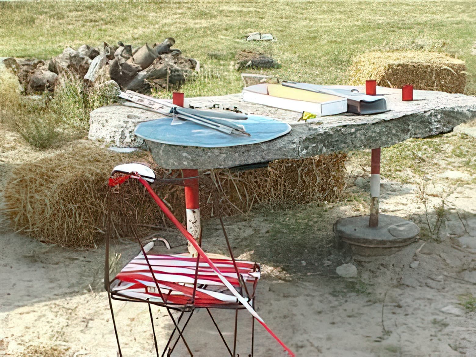 Beton-Absperr-Ständer-Tisch