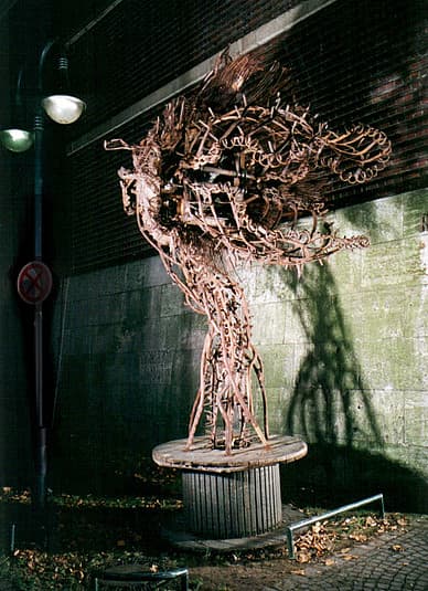 Audrey — Kinetische Pflanzenskulptur, pneumatisch bewegt