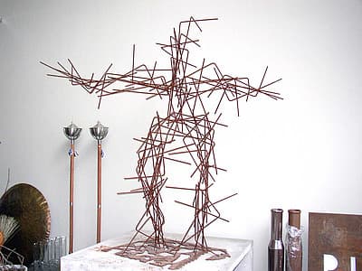 Moniereisenskulpturen — Körper aus Armierungseisen